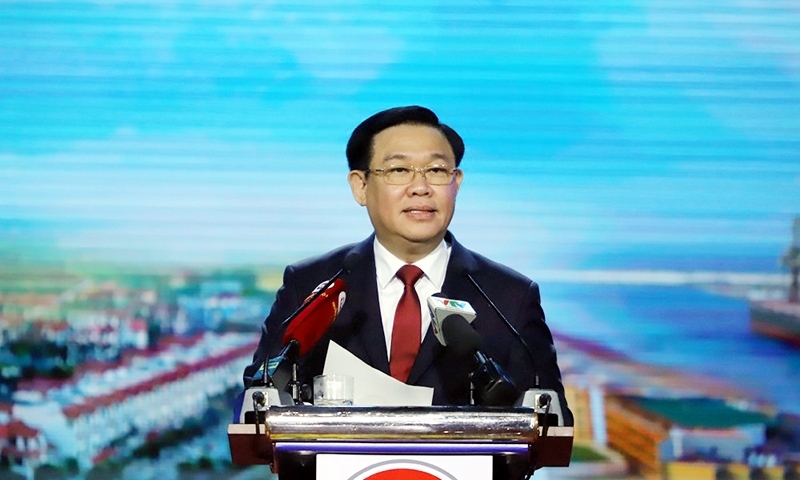 Chủ tịch Quốc hội Vương Đình Huệ yêu cầu Hà Tĩnh bám sát quy hoạch, đẩy mạnh đột phá 4 ngành trọng điểm