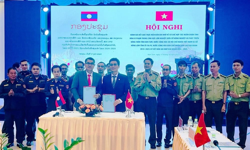 Hợp tác biên giới giữa tỉnh Kon Tum (Việt Nam) và tỉnh Attapư (Lào) trong việc bảo vệ tài nguyên rừng