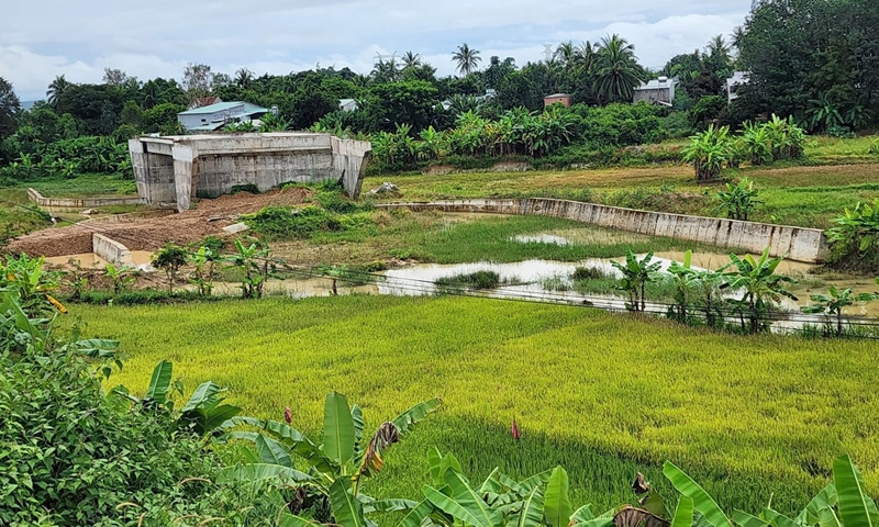 Kon Tum: Quyết liệt xử phạt chủ đầu tư làm chậm tiến độ giải ngân vốn đầu tư công