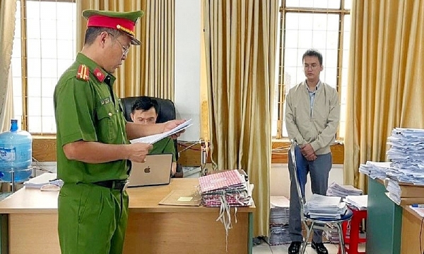 Cán bộ Văn phòng đăng ký đất đai Gia Lai bị bắt tạm giam vì nhận hối lộ để làm nhanh sổ đỏ