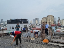 Cầu Giấy (Hà Nội): Phá dỡ công trình vi phạm trật tự xây dựng số 121, 123 Nguyễn Khang