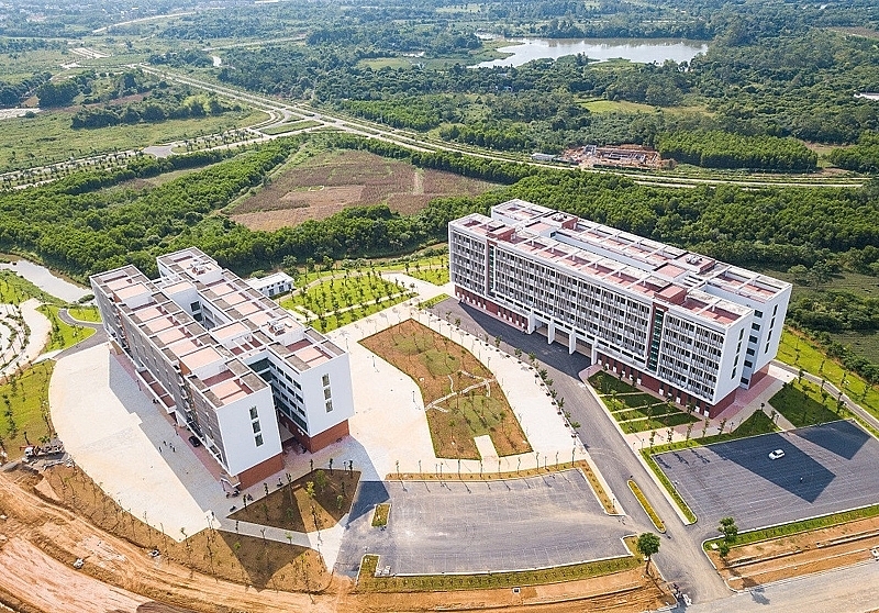 Xác định chi phí lãi vay, phí cam kết và phí đầu cuối trong xây dựng