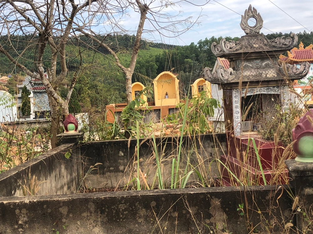 Hạ Long (Quảng Ninh): Nghĩa trang trái phép - ý kiến từ cơ sở