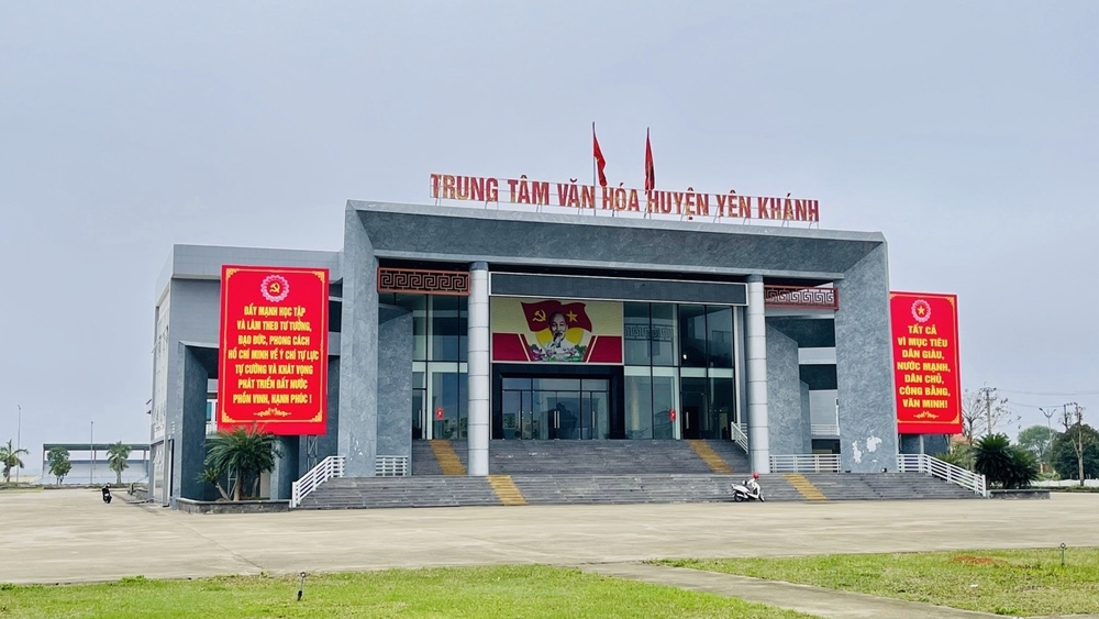 Yên Khánh (Ninh Bình): Trung tâm Văn hoá huyện gần 55 tỷ mới đưa vào sử dụng 2 năm đã xuống cấp