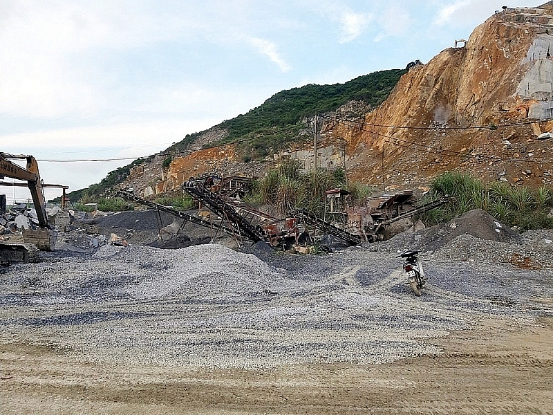 Thanh Hóa: Cần xem xét việc khai thác không đúng giấy phép tại các mỏ đá thị trấn Yên Lâm