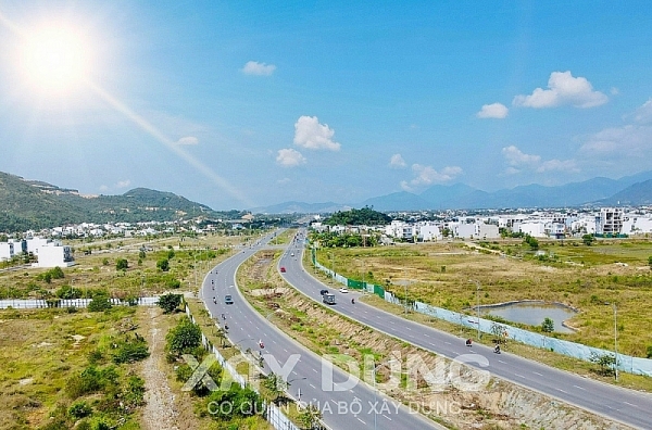 Khánh Hòa: Dự án san lấp và trồng cây xanh đường Võ Nguyên Giáp “gọt chân cho vừa giày”