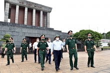Thủ tướng Phạm Minh Chính làm việc với lãnh đạo Ban quản lý Lăng Chủ tịch Hồ Chí Minh