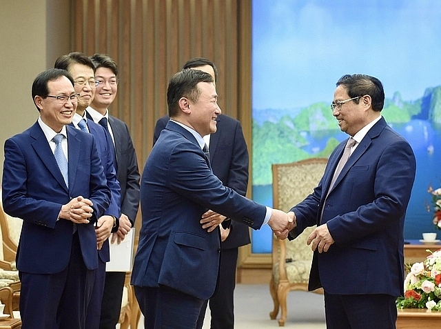 Thủ tướng Phạm Minh Chính tiếp Tổng Giám đốc Tập đoàn Samsung điện tử