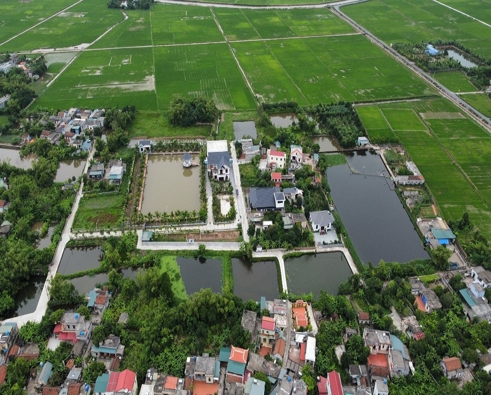 Kiến Xương (Thái Bình): “Hô biến” hàng nghìn m2 đất nông nghiệp thành biệt thự, công trình kiên cố
