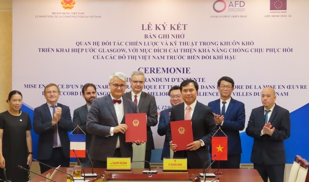 Bộ Xây dựng và Cơ quan Phát triển Pháp hợp tác hỗ trợ các đô thị Việt Nam tăng cường khả năng chống chịu và phục hồi trước biến đổi khí hậu